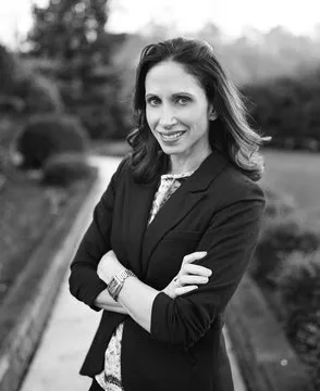 使用手机完成注册的新手用户示意图